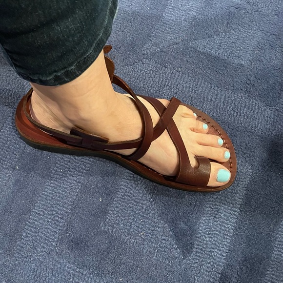 Camel Sandals reddish brown leather crossover strappy sandals, women’s. - Picture 10 of 10